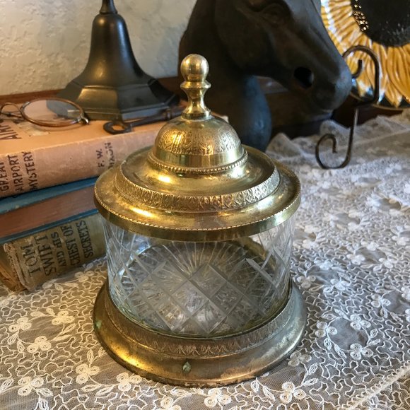vintage Other - Vintage vanity bowl with lid